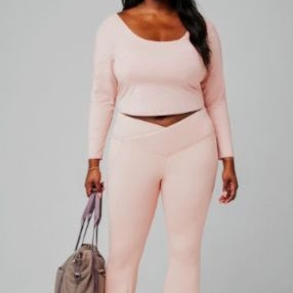 YITTY Light Pink Long Sleeve Crop Top - Picture 3 of 3